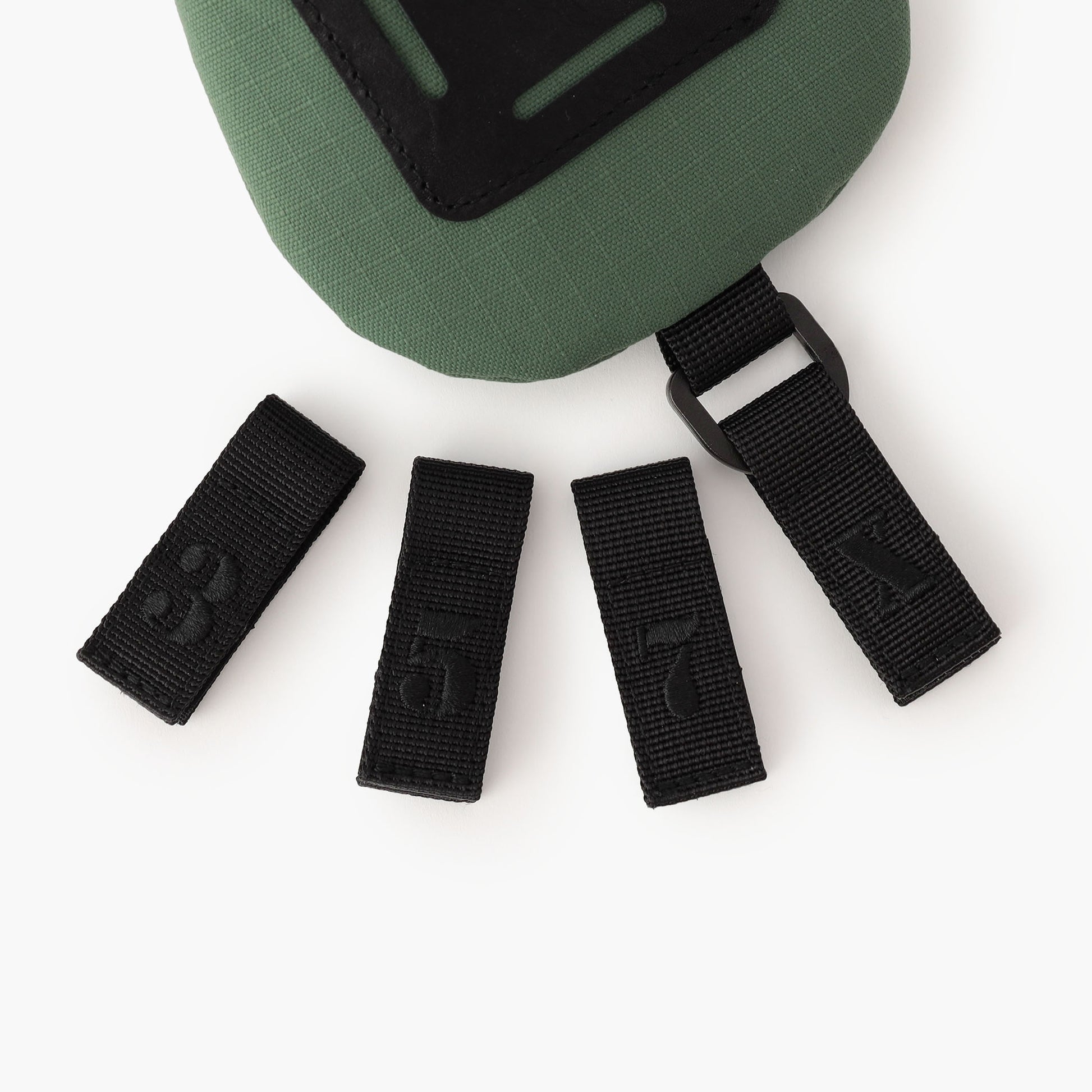 番手表示の文字パーツは「3」「5」「7」「X」が付属いたします。