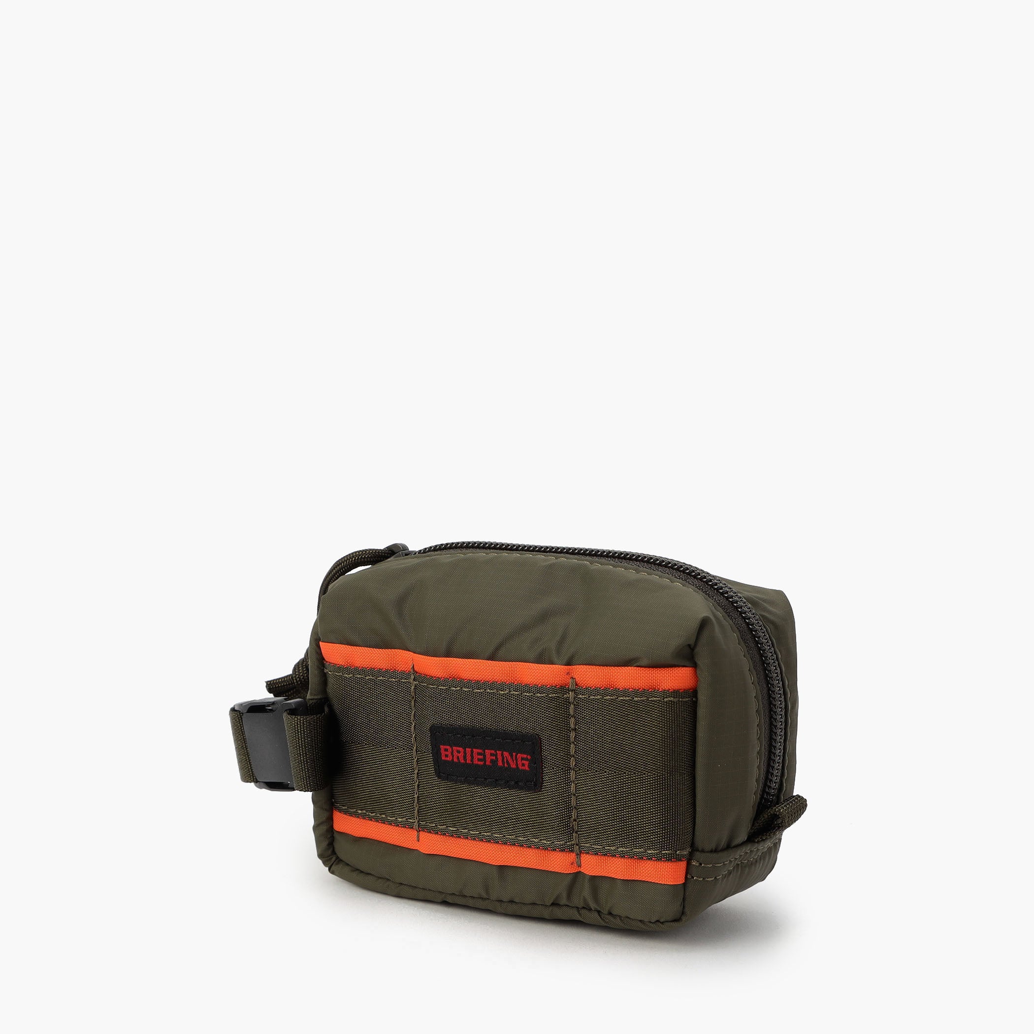 モバイルバッテリーなどを収納するのにちょうど良いサイジングです。