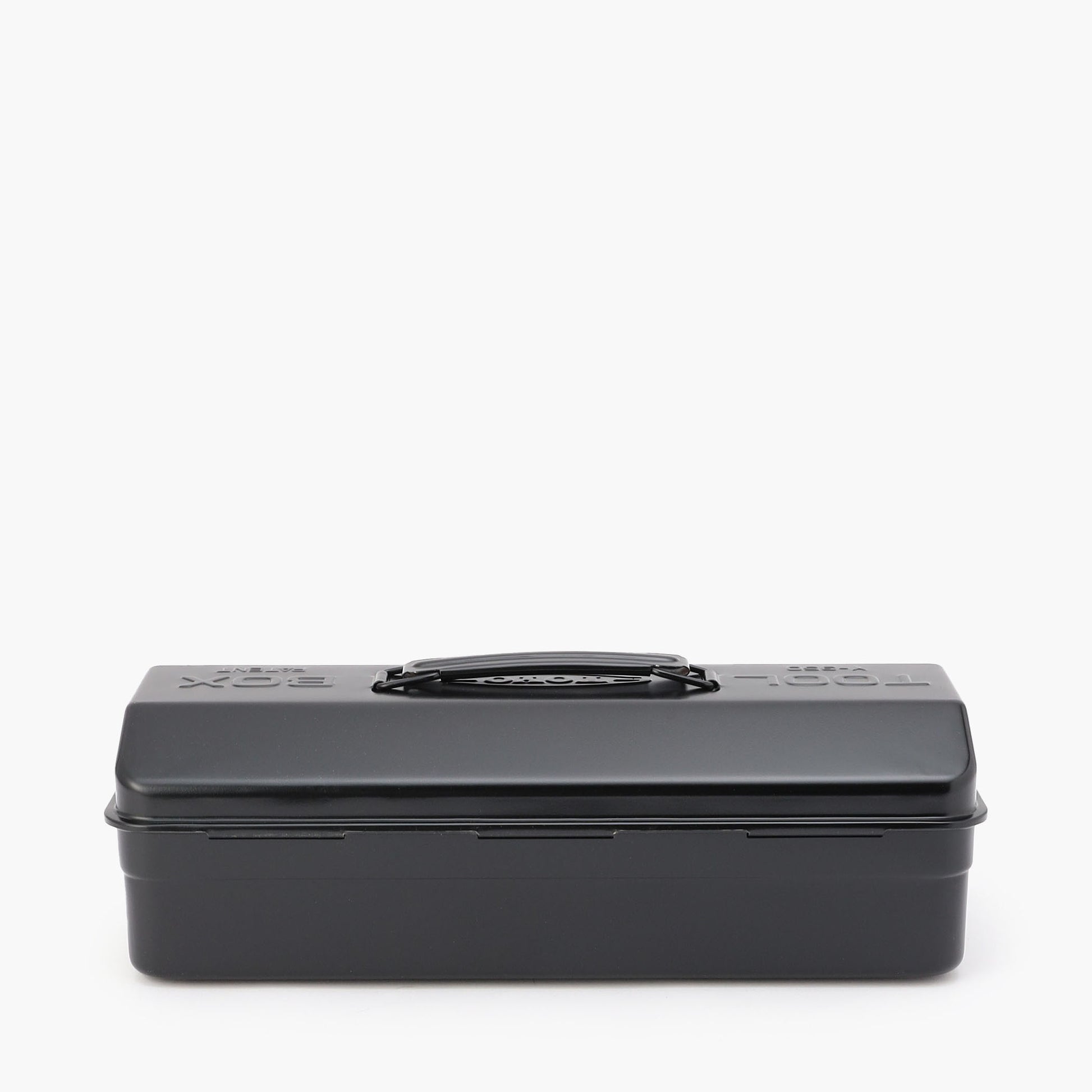 工具等の収納にちょどよい350mmの内寸幅と山型のトップによって、工具などを多く収納することが可能。