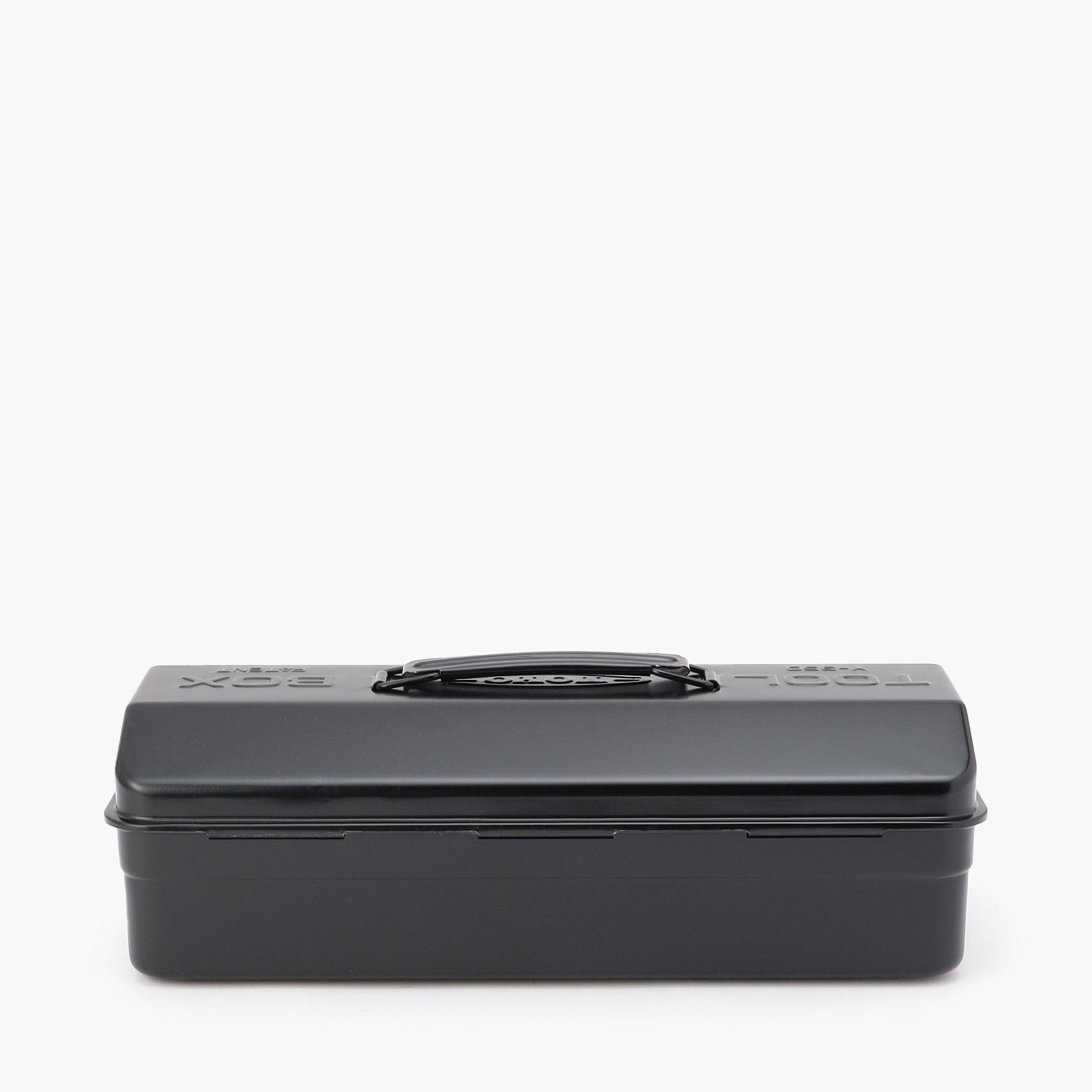 工具等の収納にちょどよい350mmの内寸幅と山型のトップによって、工具などを多く収納することが可能。