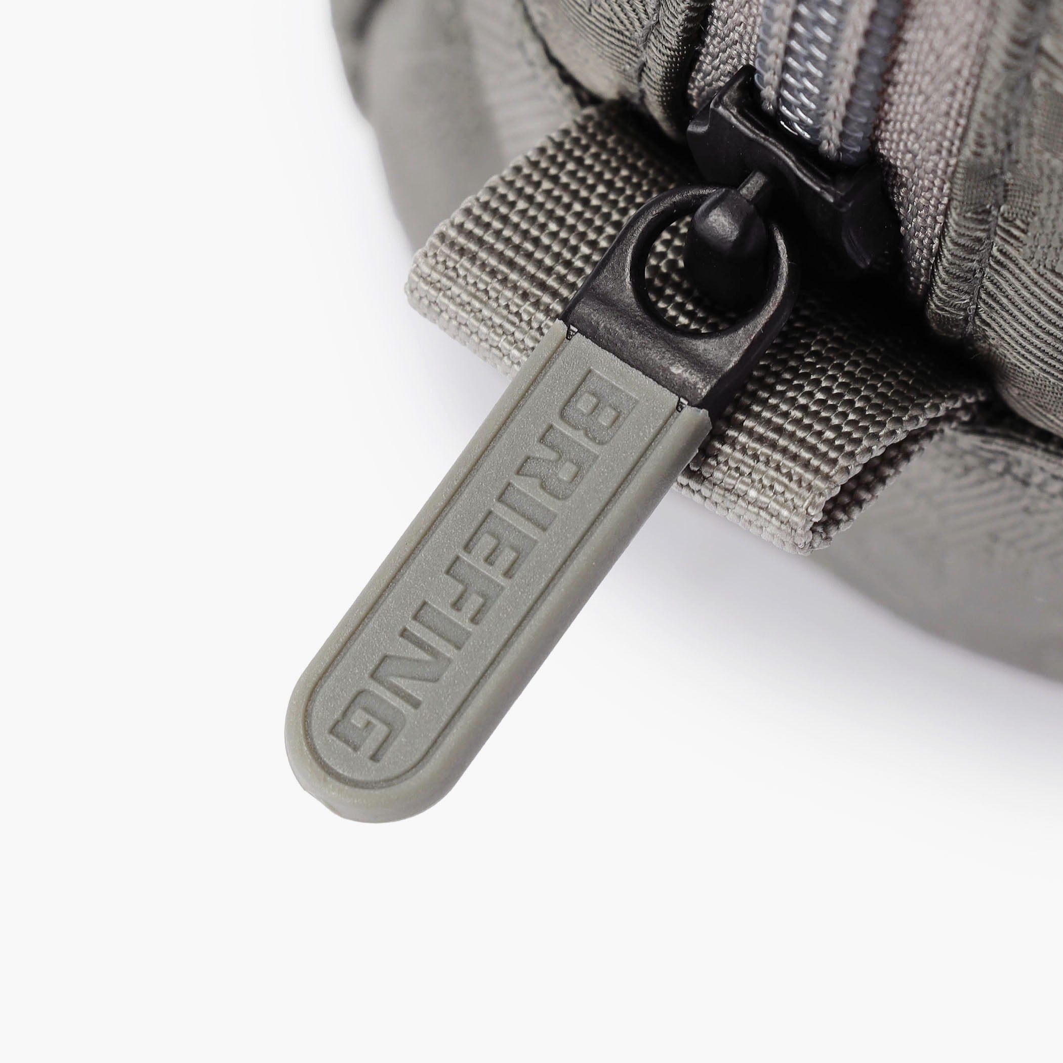 MK POUCH M DIGITAL CAMO JQ