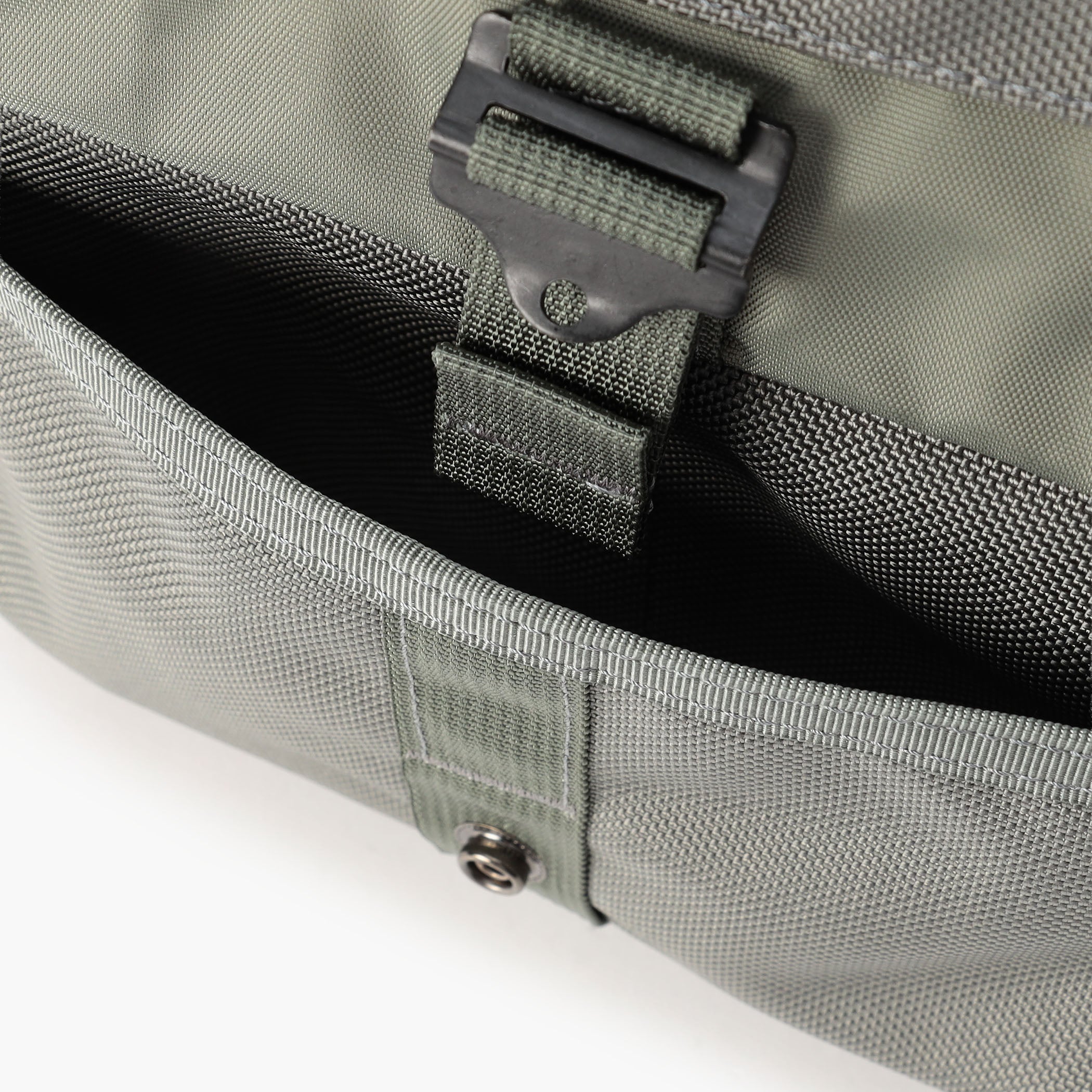 MAG SHOULDER S Ballistic Nylon Shoulder Bag - BRIEFING Official