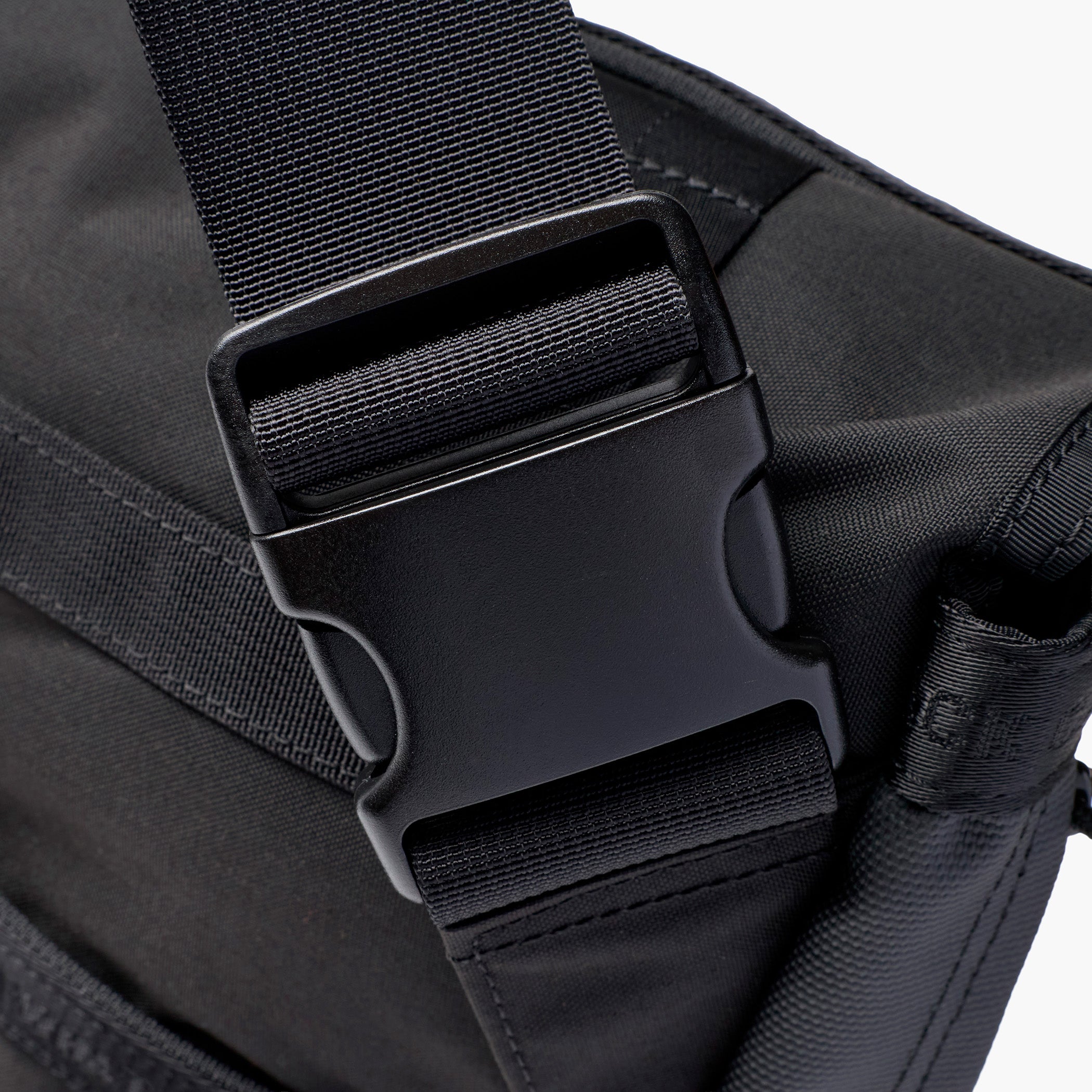 WM×BR NEOCHROME MESSENGER