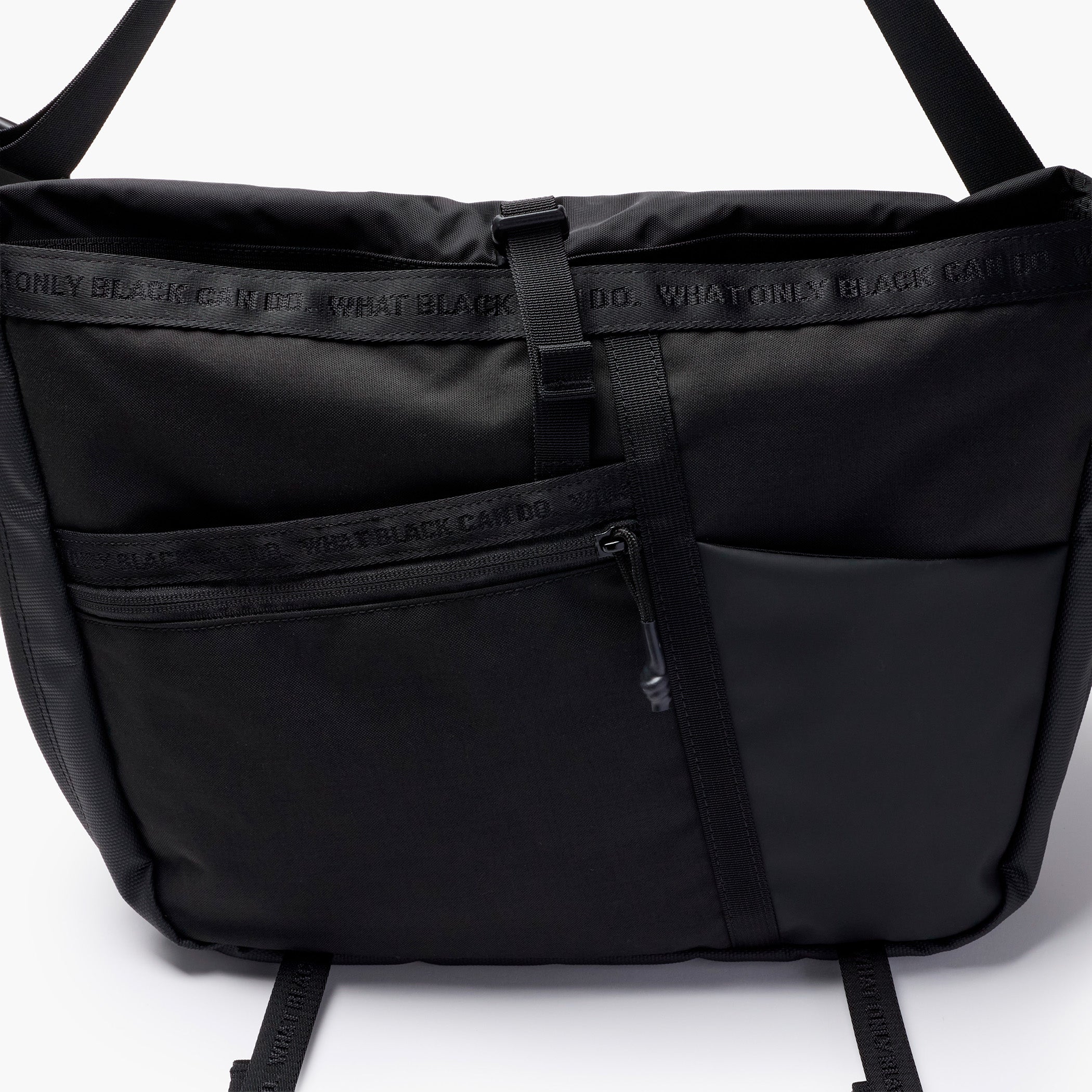 WM×BR NEOCHROME MESSENGER