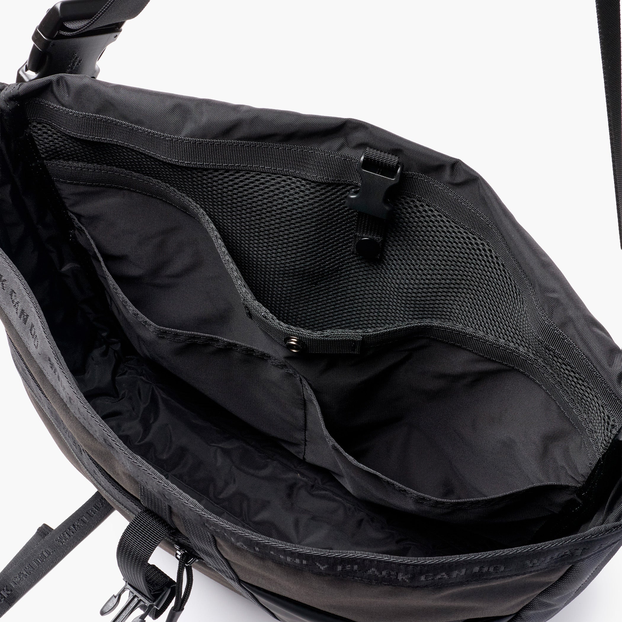 WM×BR NEOCHROME MESSENGER