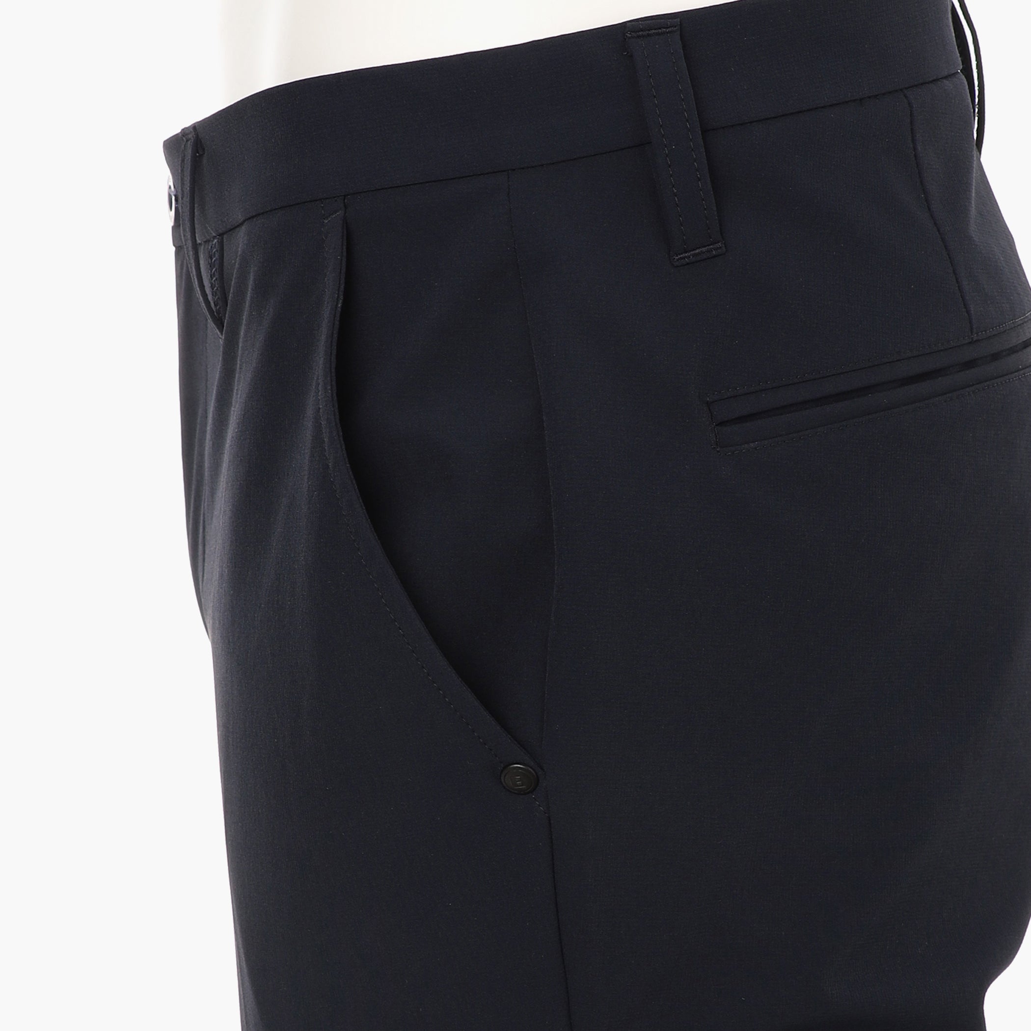 MEN’S BASIC PANTS