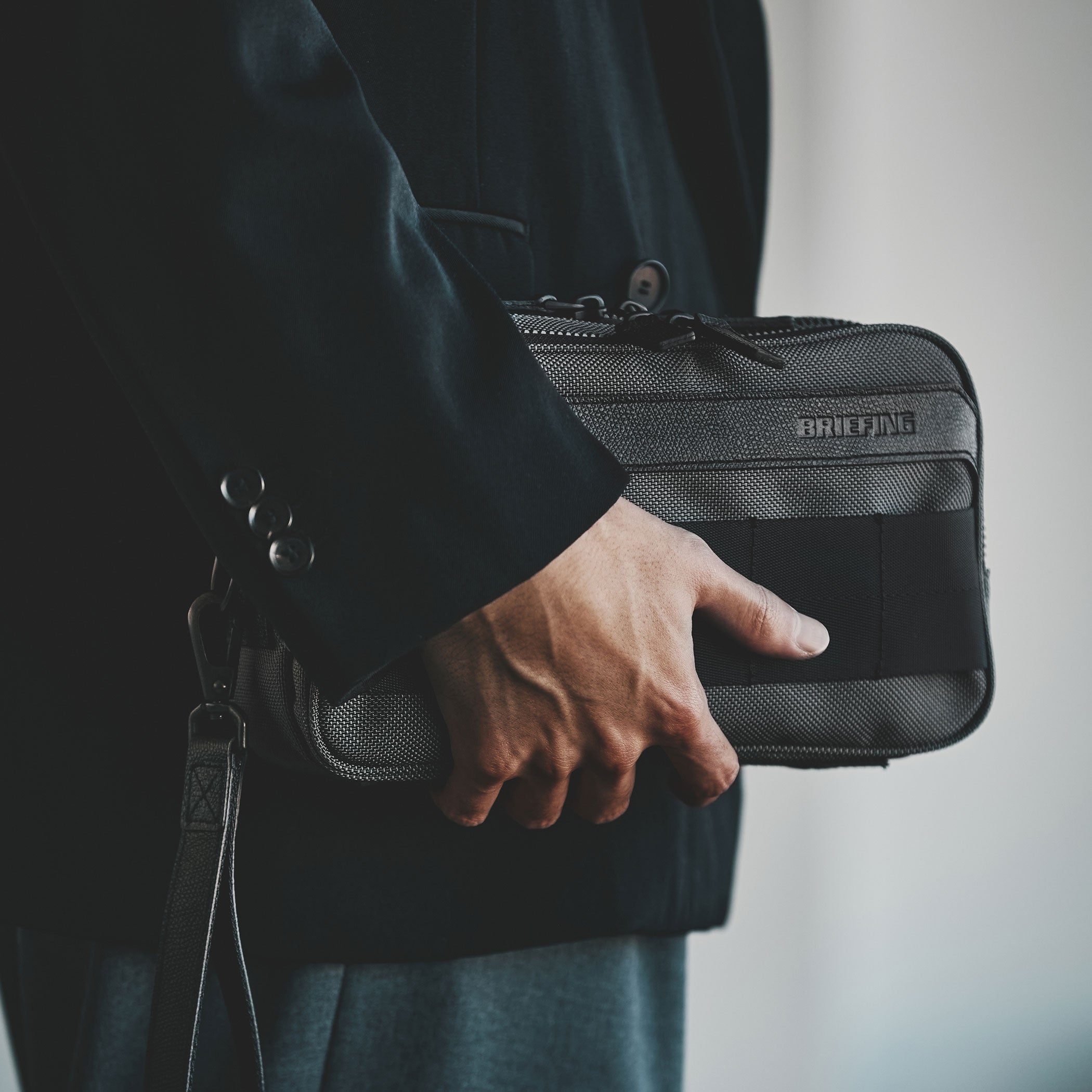FUSION MOBILE POUCH