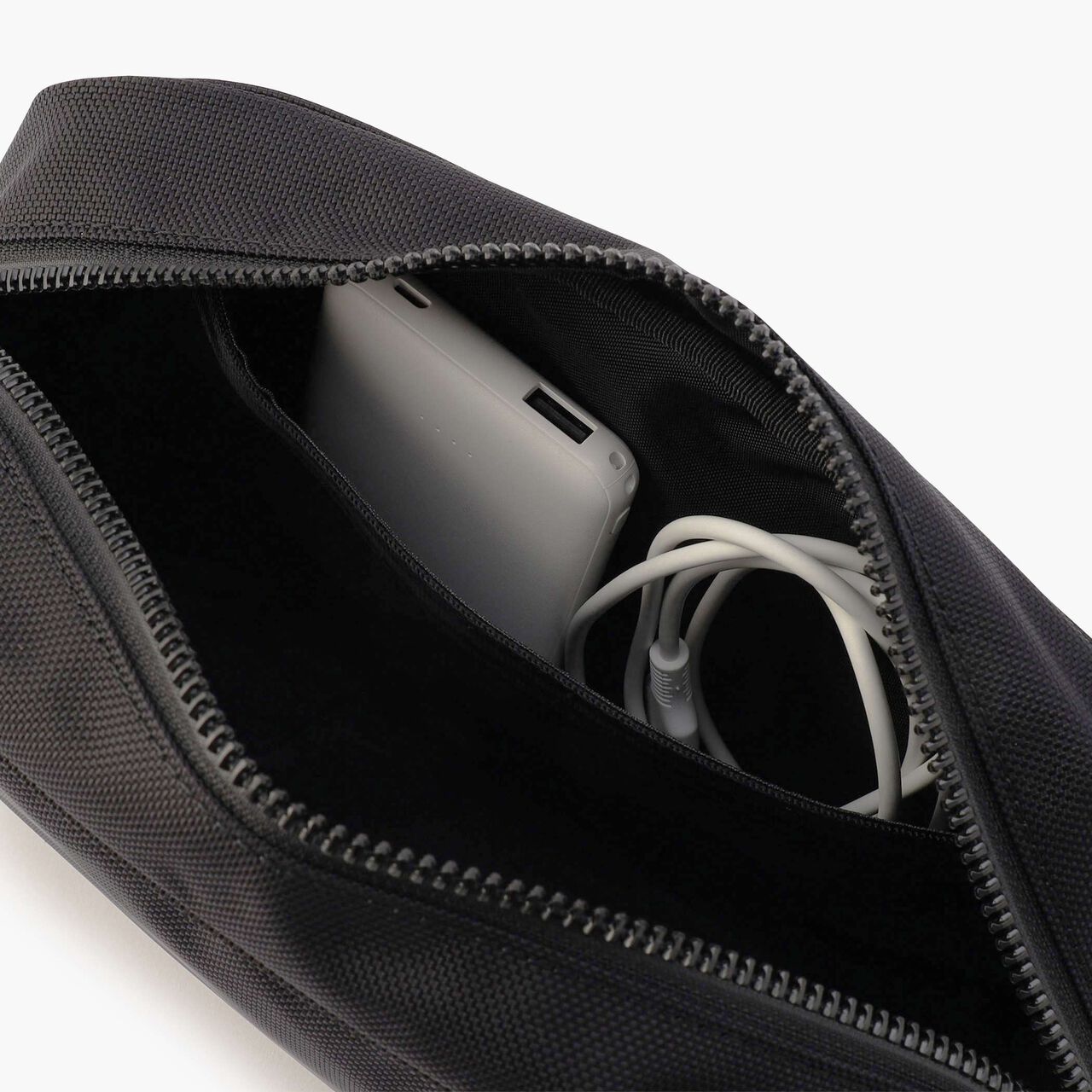 BLK ONE ZIP POUCH,, large image number 10