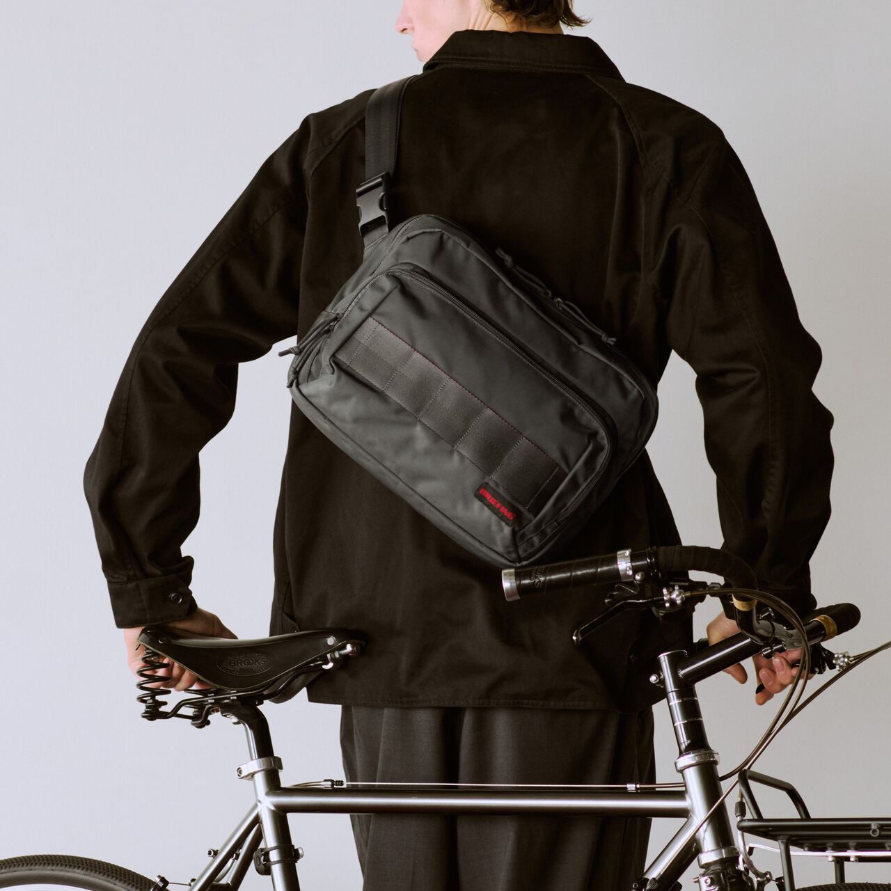 BS BOX SHOULDER M AG,DARK GRAY, large image number 16