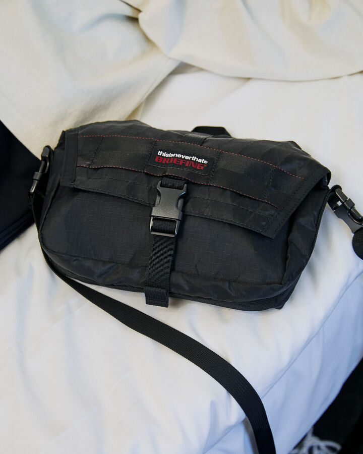 BR×TNT AT FLAP POUCH